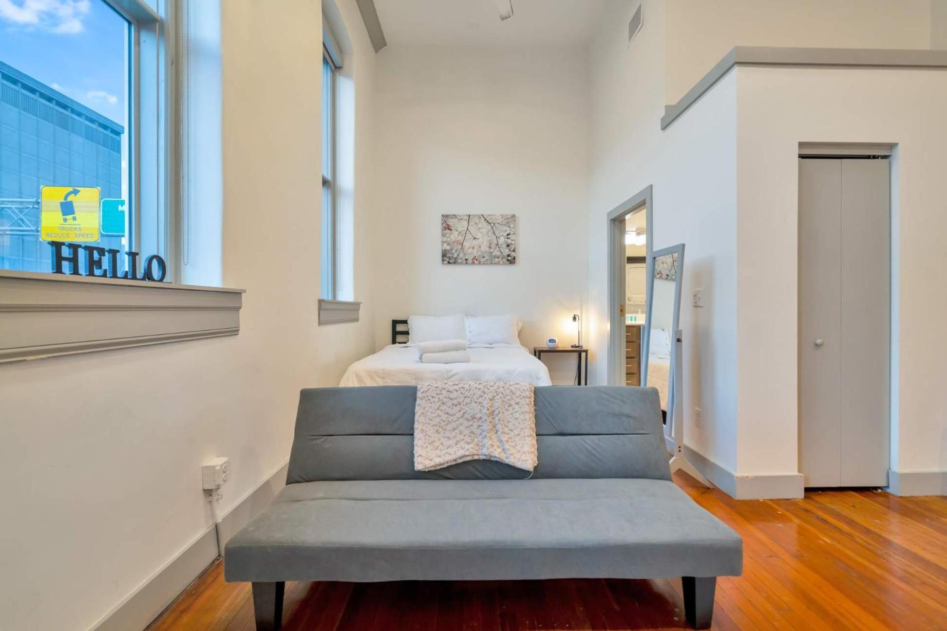 Apartment Bright And Modern In # 307 *